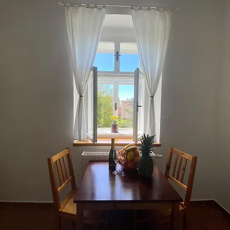 Penzion Pod Kalvarii Konukevi Úštěk